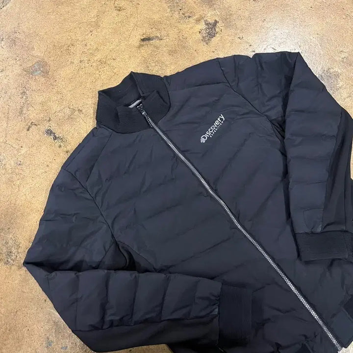 [SOLD OUT] [정품/100] 디스커버리 경량 패딩 블랙 점퍼