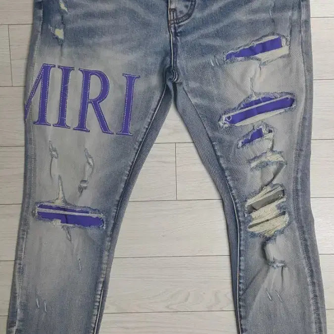 [BUNJANG] AMIRI Leather Patch Distressed Jeans (30-inch) / AMIRI 아미리(사방스판) 가죽패치 명품덧뎀진 30인치(No.977)