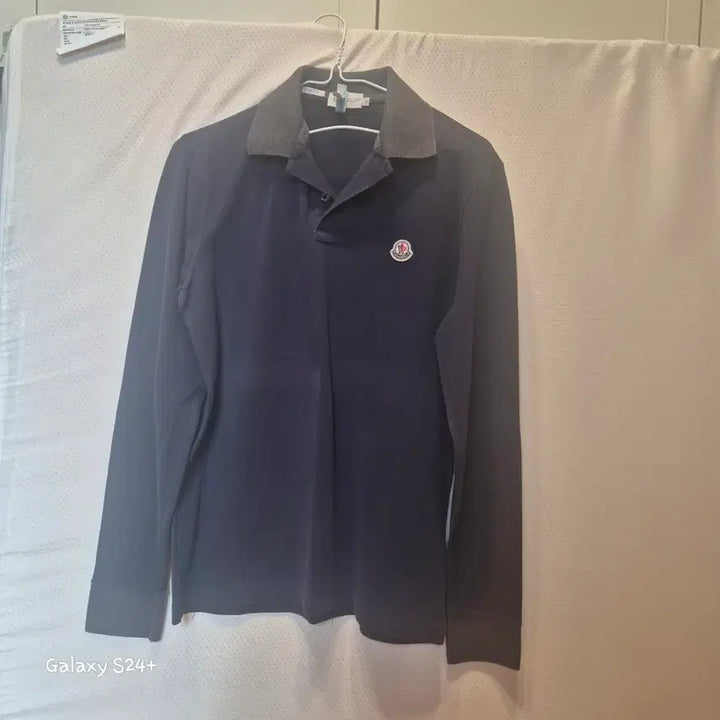 [SOLD OUT] 몽클레어 네이비 긴팔 카라티