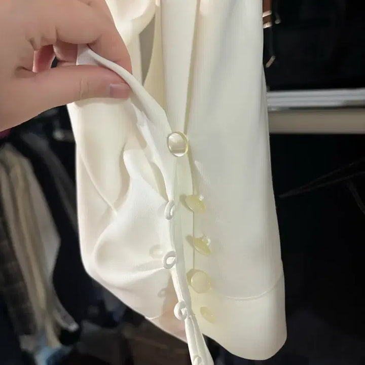 [BUNJANG] White Blouse / 화이트 블라우스