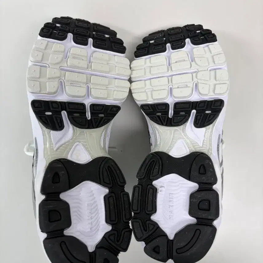 [BUNJANG] Nike Air Max Moto 2k Sneakers (Size 240) / [정품/새상품/택X] 나이키 에어맥스 모토 2k 사이즈240