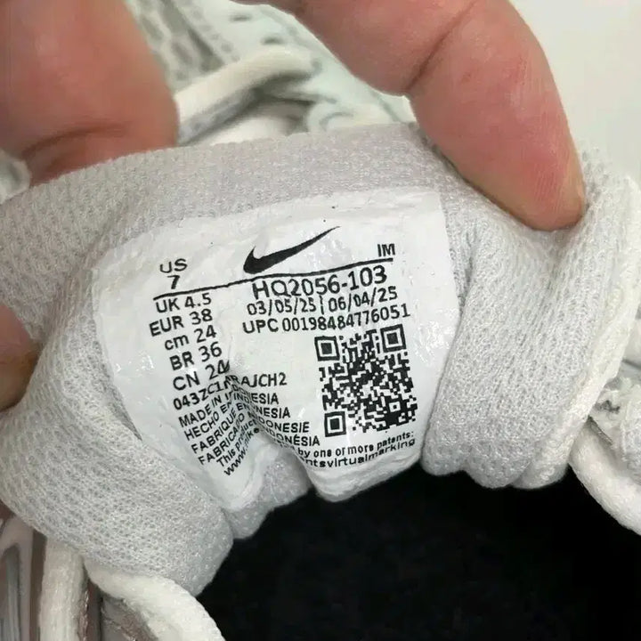 [BUNJANG] Nike Air Max Moto 2k Sneakers (Size 240) / [정품/새상품/택X] 나이키 에어맥스 모토 2k 사이즈240