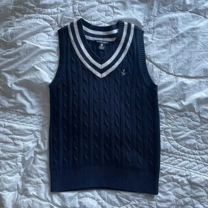 [BUNJANG] Teenie Weenie Navy Cable Knit V-Neck Vest Size M / 티니위니 네이비 니트 조끼