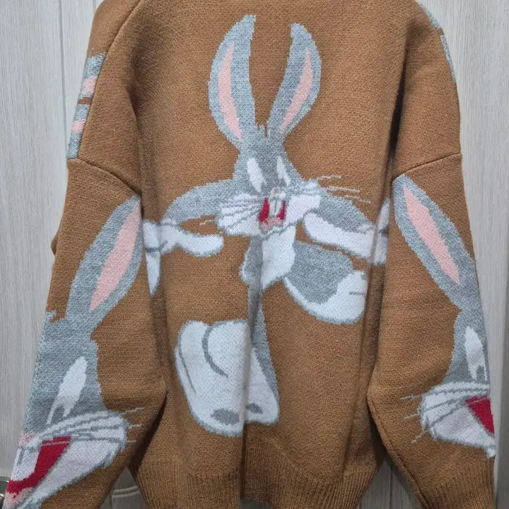 [BUNJANG] Looney Tunes Bugs Bunny Beige Brown Cardigan / 루니툰 정품 벅스바니 베이지 브라운 가디건 ~110(55-99)새상품