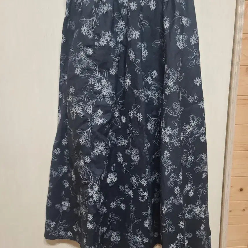 [BUNJANG] Floral Pattern Long Spring Skirt / 마 플라워 패턴 롱 봄 스커트 블랙:상태는최상입니다