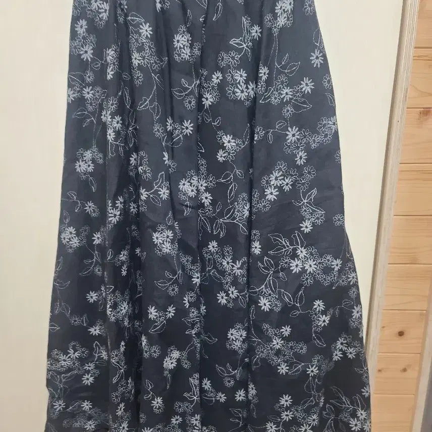 [BUNJANG] Floral Pattern Long Spring Skirt / 마 플라워 패턴 롱 봄 스커트 블랙:상태는최상입니다