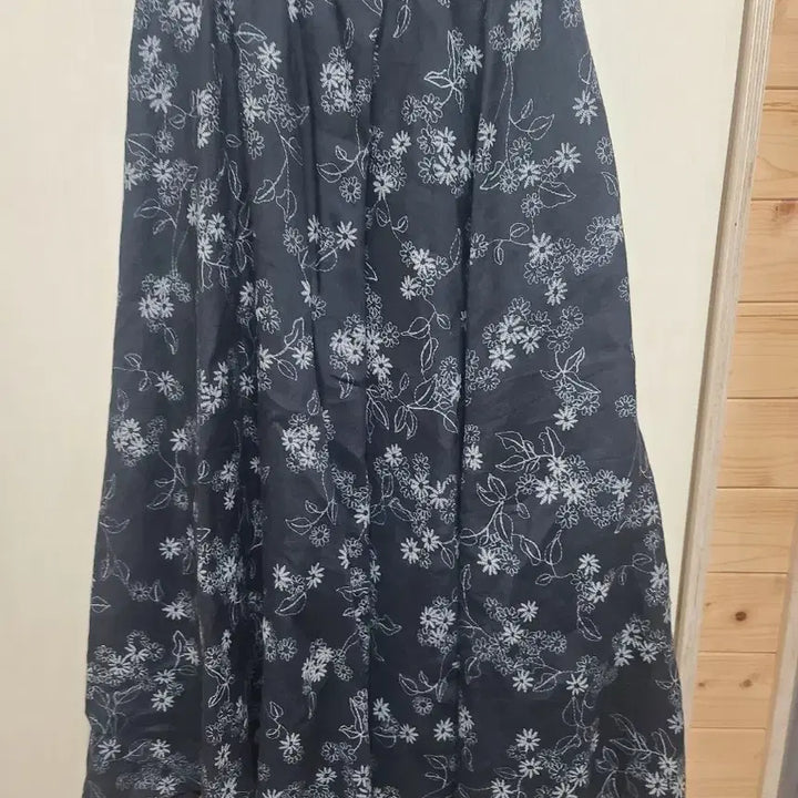 [BUNJANG] Floral Pattern Long Spring Skirt / 마 플라워 패턴 롱 봄 스커트 블랙:상태는최상입니다