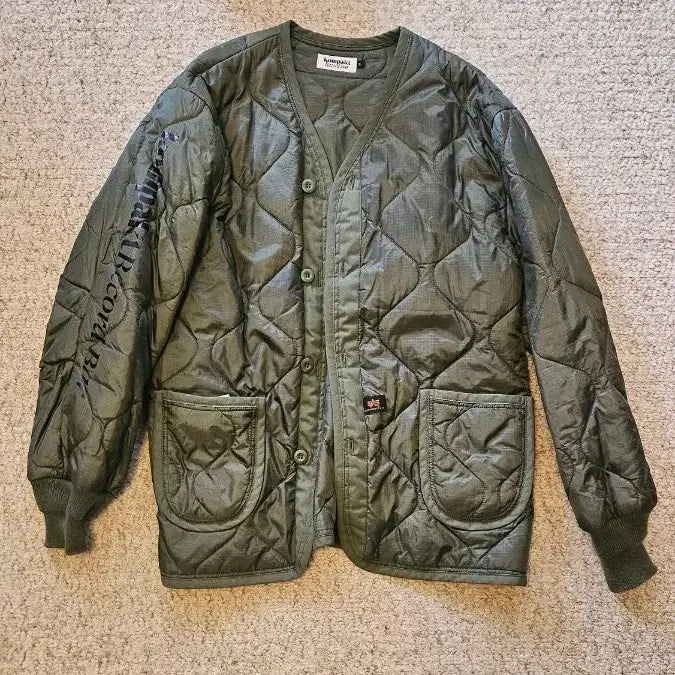 [BUNJANG] Compact Record Bar x Alpha Industries Quilted Jacket / 콤팩트 레코드바 x 알파인더스트리 퀄팅 자켓 카키색