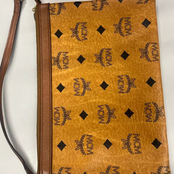 [BUNJANG] MCM 로고 패턴 클러치 백 / MCM 로고 패턴 클러치 백
