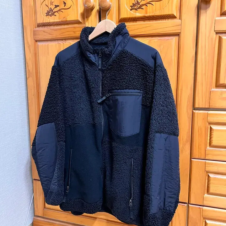 [SOLD OUT] 유니클로 엔지니어가먼츠 후리스 블랙 XL
