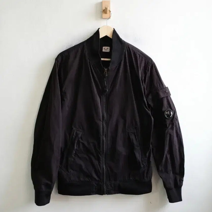[SOLD OUT] Cp company 고글 봄버 자켓