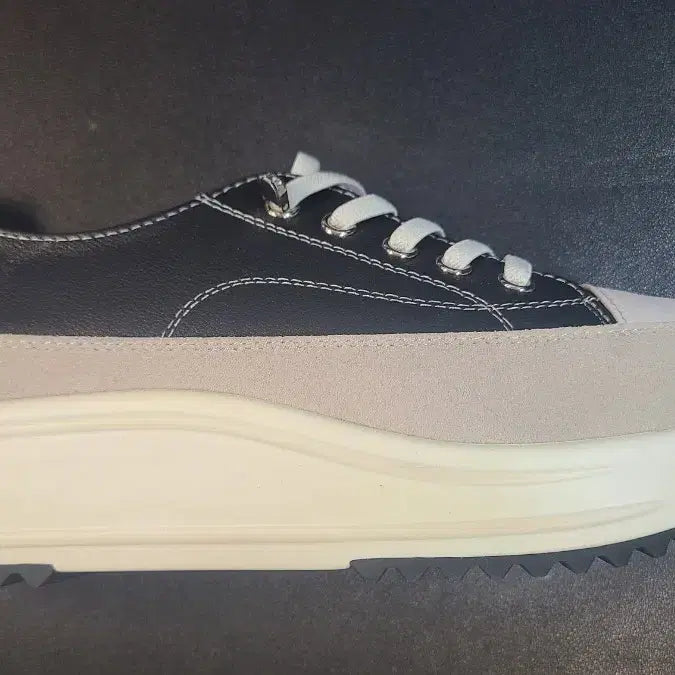 [BUNJANG] Suryo Soga Leather Canvas Sneakers / 슈리오 소가죽 키높이 스타 캔버스화 5cm 235