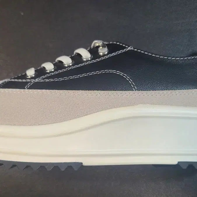 [BUNJANG] Suryo Soga Leather Canvas Sneakers / 슈리오 소가죽 키높이 스타 캔버스화 5cm 235