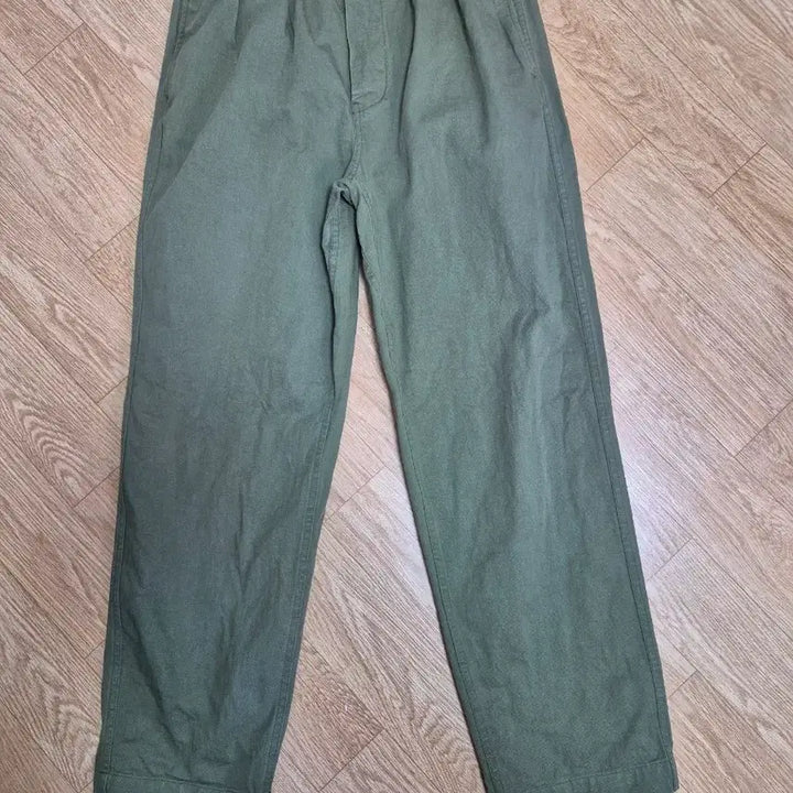 [SOLD OUT] (M) 도큐먼트 SELVEDGE COTTON TUCKED TROUSERS
