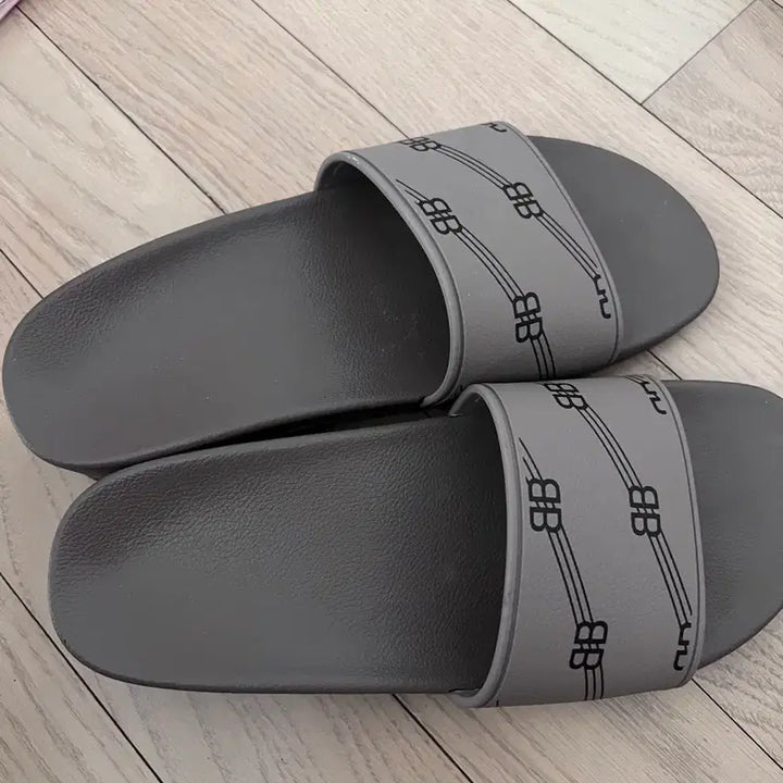 [BUNJANG] Balenciaga BB Rubber Slide Sandals / 발렌시아가 비비 러버 슬라이드 36