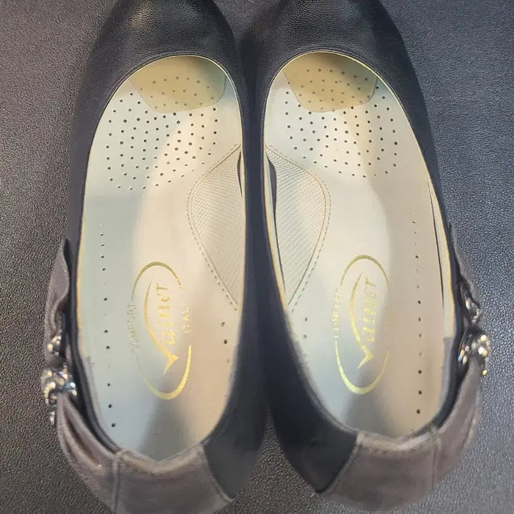 [SOLD OUT] vainer comfort 235 여성 구두