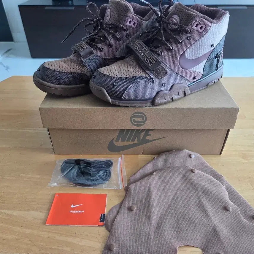 [BUNJANG] Nike Travis Scott Air Trainer 255 Sneakers / 나이키 트래비스 스캇 에어 트레이너 255 판매합니다