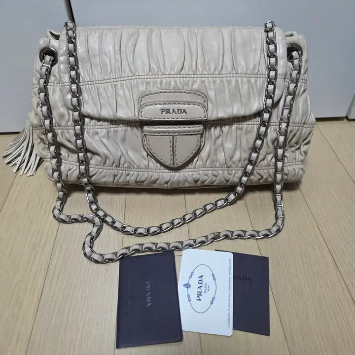 [SOLD OUT] 프라다 정품 나파 고프레 체인 숄더백