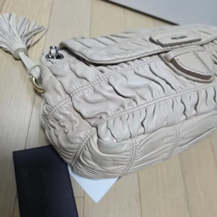 [SOLD OUT] 프라다 정품 나파 고프레 체인 숄더백