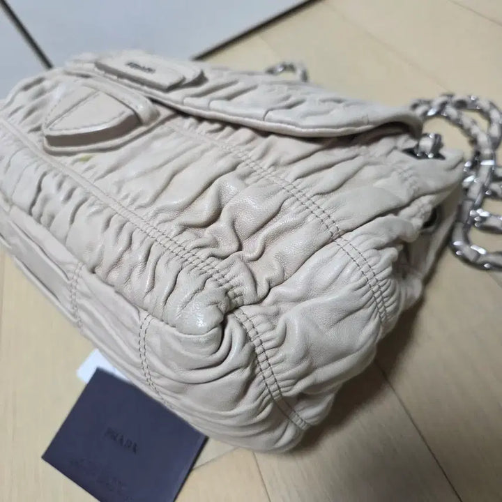 [SOLD OUT] 프라다 정품 나파 고프레 체인 숄더백