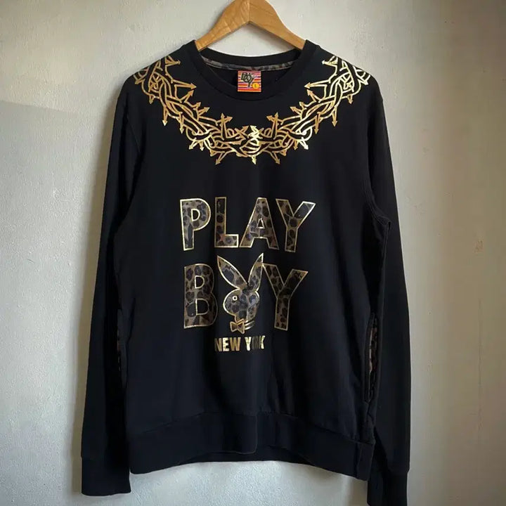 [BUNJANG] Playboy Vintage Tribal Leopard Long Sleeve Sweatshirt / Playboy 플레이보이 빈티지 트라이벌 레오파드 롱슬리브 스웻셔츠
