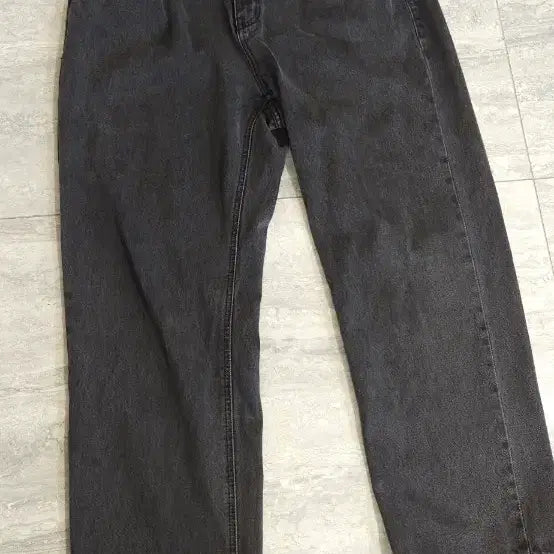 [SOLD OUT] 무신사스탠다드 빈티지 워싱 블랙 데님 팬츠 38