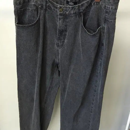 [SOLD OUT] 무신사스탠다드 빈티지 워싱 블랙 데님 팬츠 38