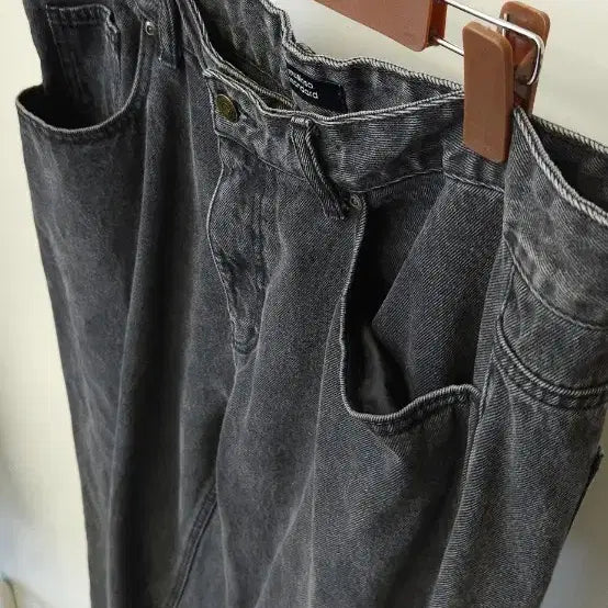 [SOLD OUT] 무신사스탠다드 빈티지 워싱 블랙 데님 팬츠 38