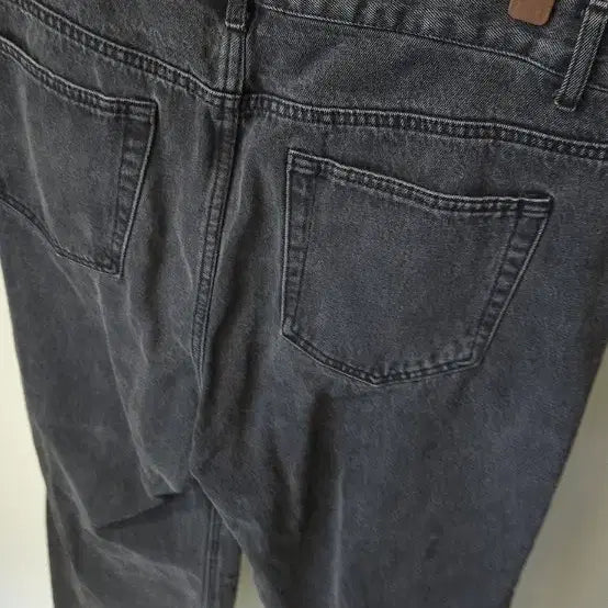 [SOLD OUT] 무신사스탠다드 빈티지 워싱 블랙 데님 팬츠 38