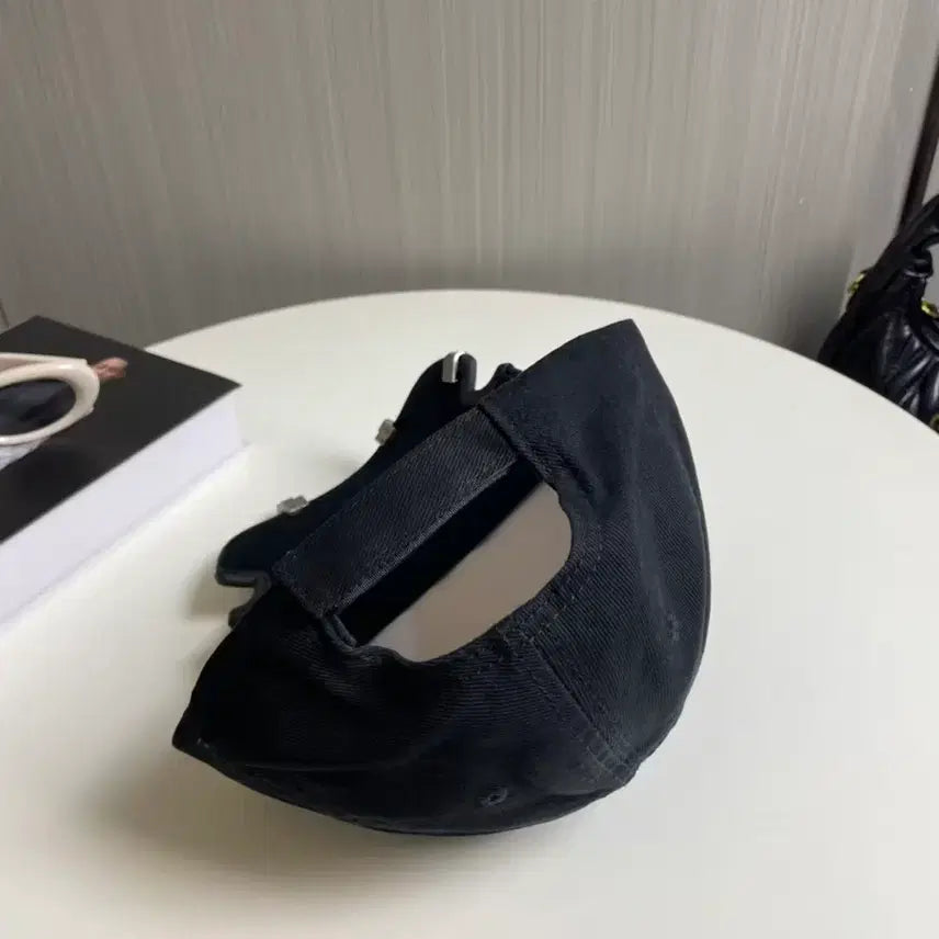 [SOLD OUT] 발렌시아가 블랙 볼캡 모자