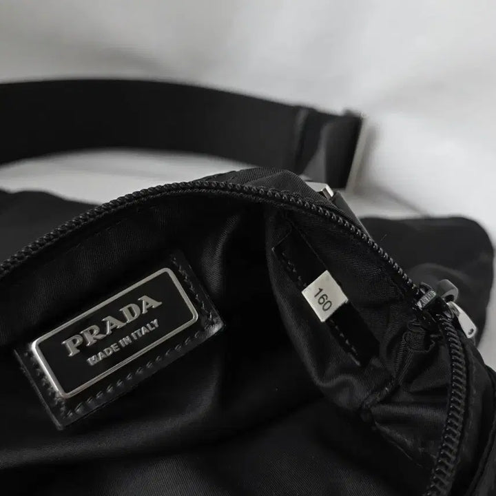[SOLD OUT] [정품 PRADA] 프라다 포코노 나일론 크로스백 스몰 남녀공용