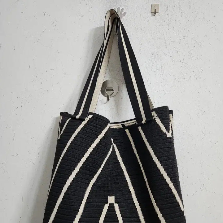 [BUNJANG] Black Stripe Knit Shoulder Bag / 블랙 스트라이프 니트 숄더백