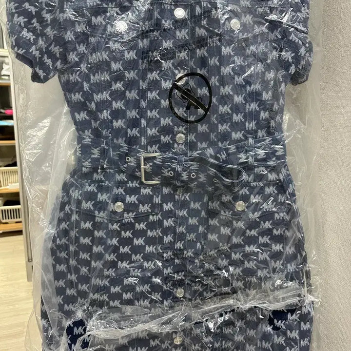 [SOLD OUT] (M)마이클코어스 로고 데님 자카드 미니 원피스