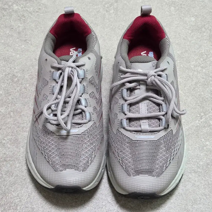 [BUNJANG] Nepa Alife Sneakers 235 / 무료배송) 네파 알리페 운동화 등산화 235