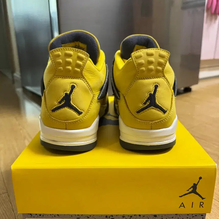 [BUNJANG] Jordan 4 Retro Tour Yellow 270CM Sneakers / 조던 4 레트로 투어 옐로우 270CM