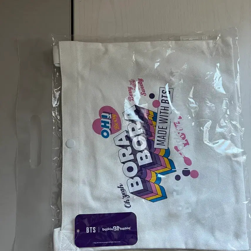 [BUNJANG] BTS x Baskin Robbins Collaboration Figure &amp; Eco Bag Bundle Set / 방탄소년단 배스킨라빈스 콜라보 피규어 및 에코백