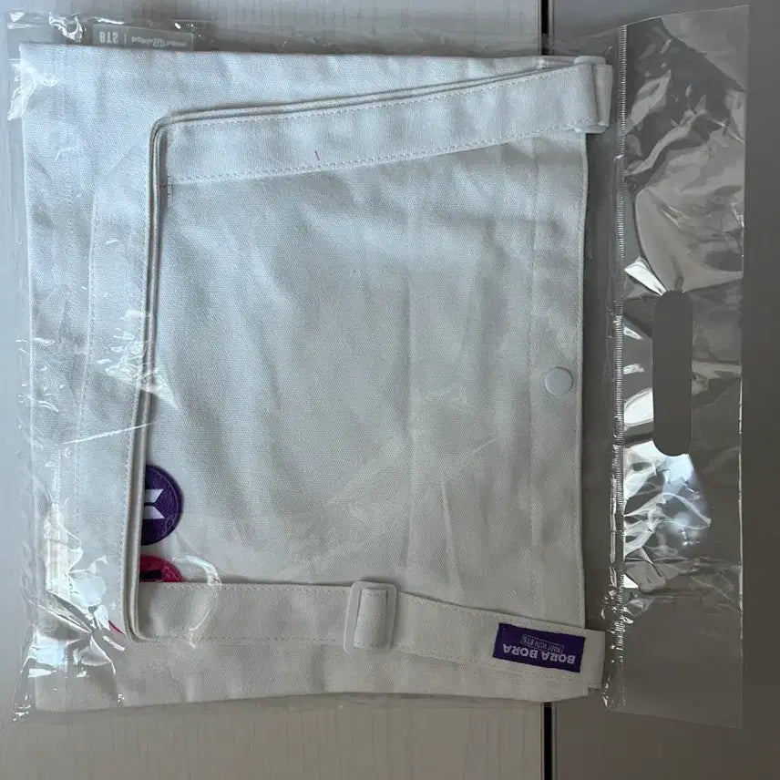 [BUNJANG] BTS x Baskin Robbins Collaboration Figure &amp; Eco Bag Bundle Set / 방탄소년단 배스킨라빈스 콜라보 피규어 및 에코백