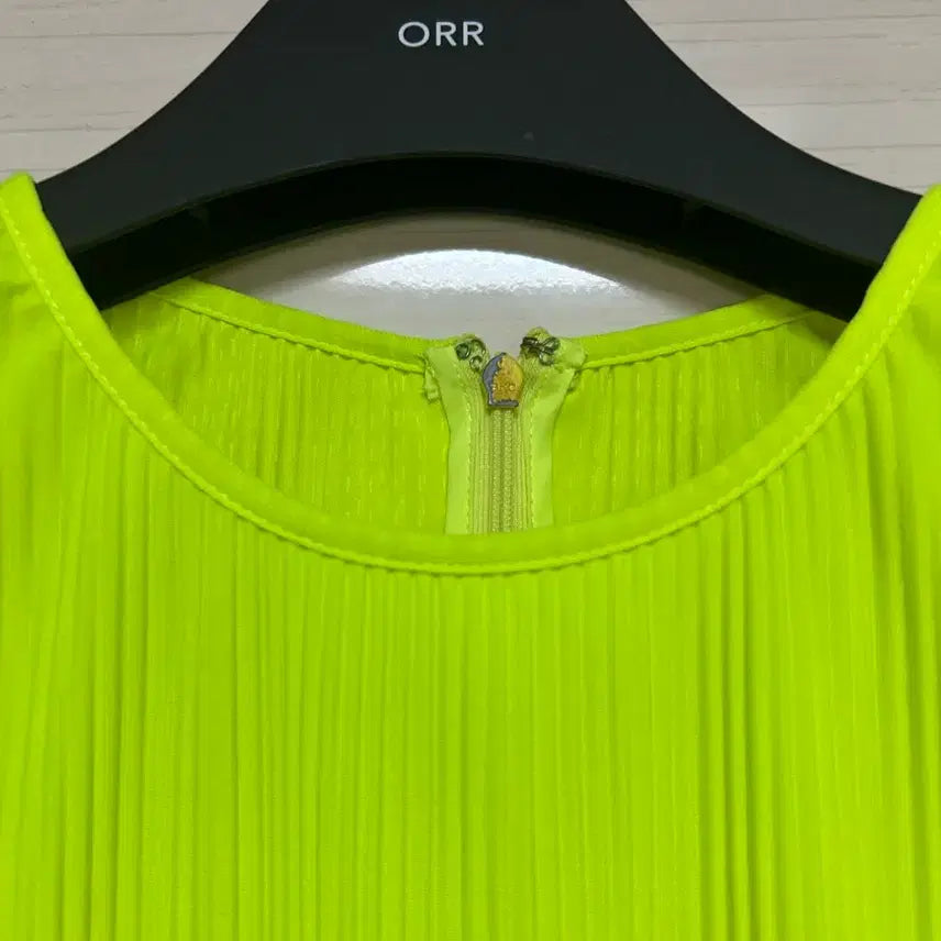 [BUNJANG] Dragon Blues Pleated Blouse / 드래곤블루스 플리츠 블라우스