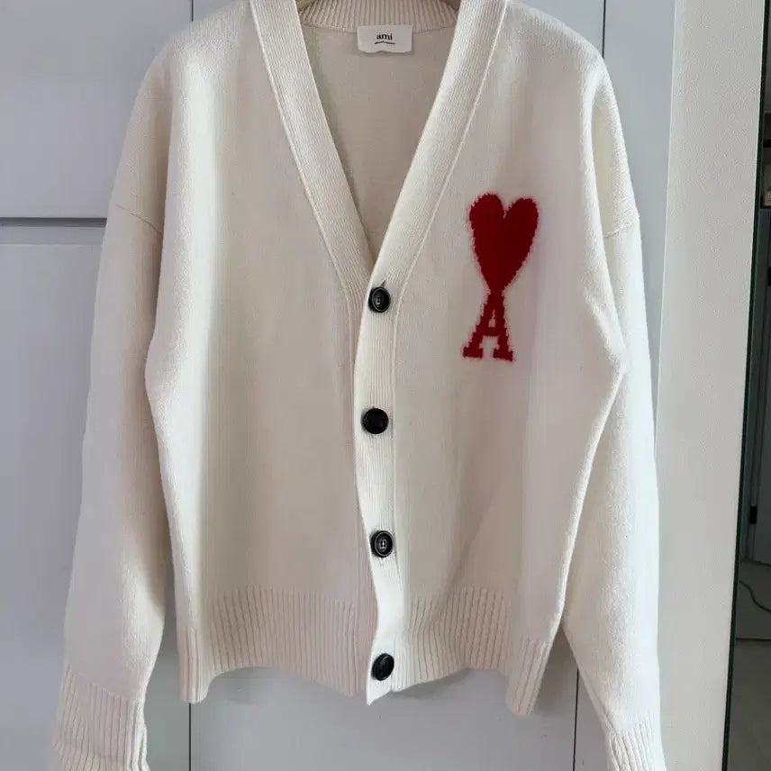 [SOLD OUT] 아미 하트 빅로고 아이보리 가디건