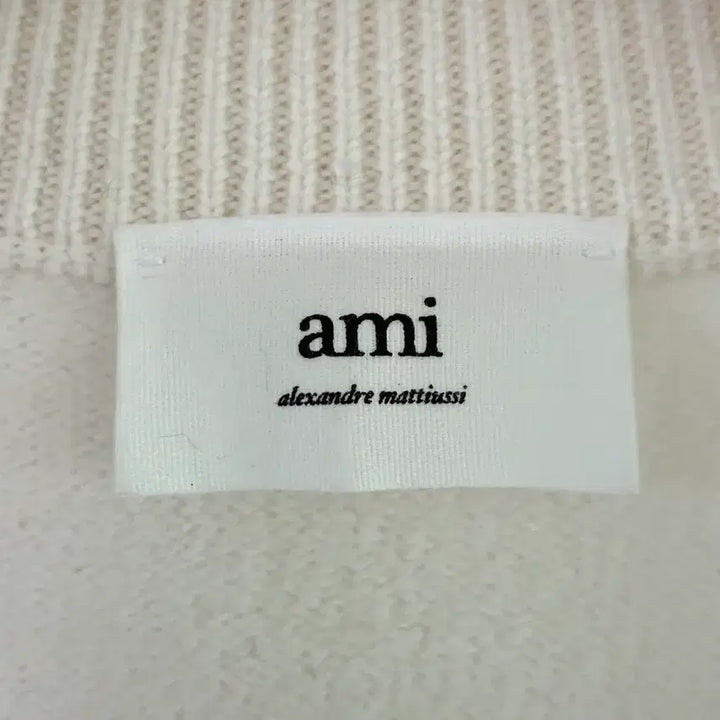 [SOLD OUT] 아미 하트 빅로고 아이보리 가디건