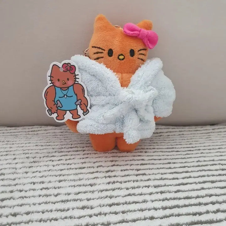 [BUNJANG] Hello Kitty Gym Bro Keychain Doll / 헬로키티 인형 키링 헬창 키티