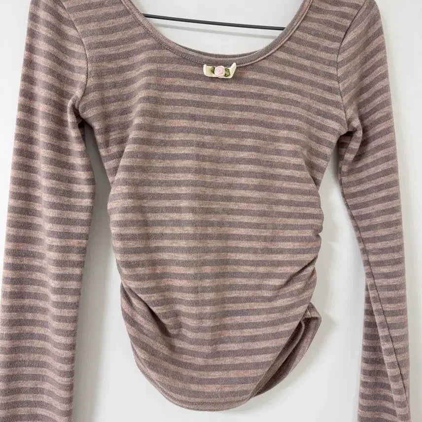 [BUNJANG] Rose Ribbon Stripe Long Sleeve T-shirt / 배색 로즈 리본 스트라이프 티셔츠