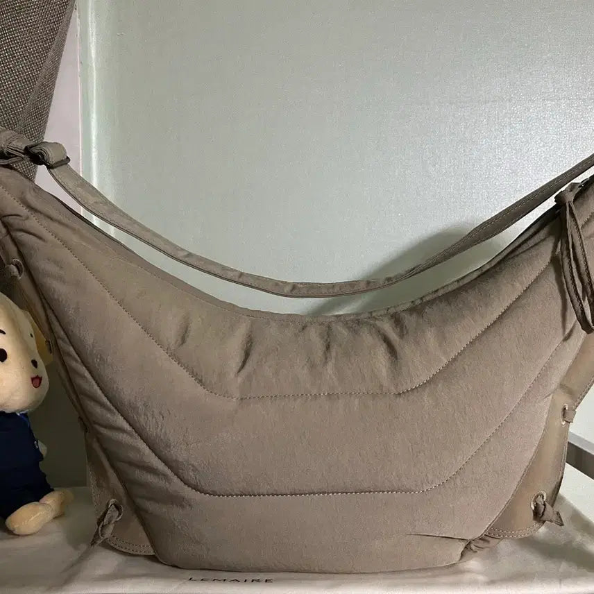 [BUNJANG] Lemaire Soft Game Bag Medium / 르메르 소프트게임백 미디움