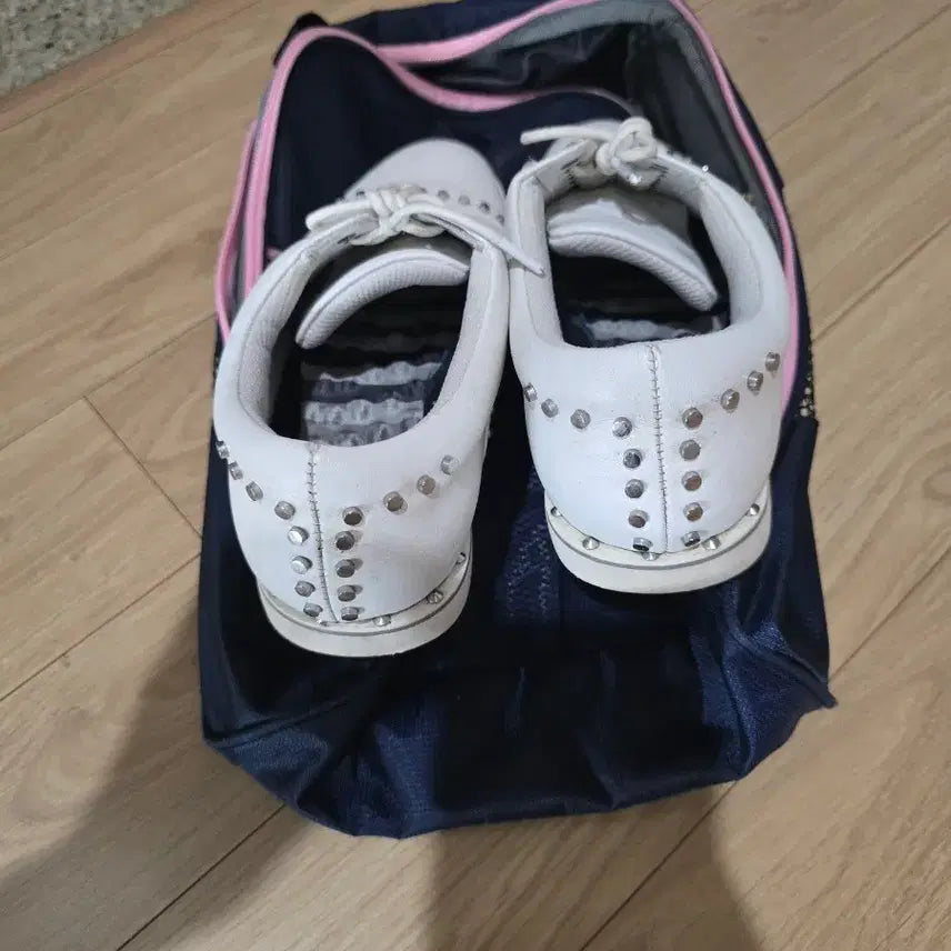 [BUNJANG] G/FORE White Studded Golf Shoes 245 / G/FORE 지포어 골프화 화이트 스터드 장식 245