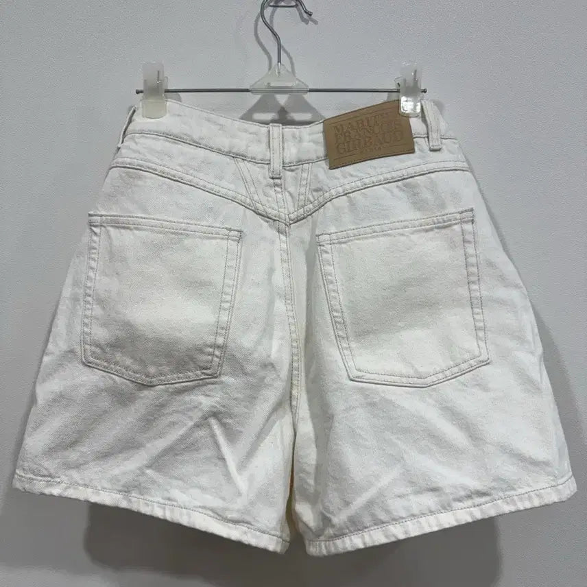 [SOLD OUT] [새상품] 마리떼 프랑소와 저버 데님 쇼츠(아이보리)