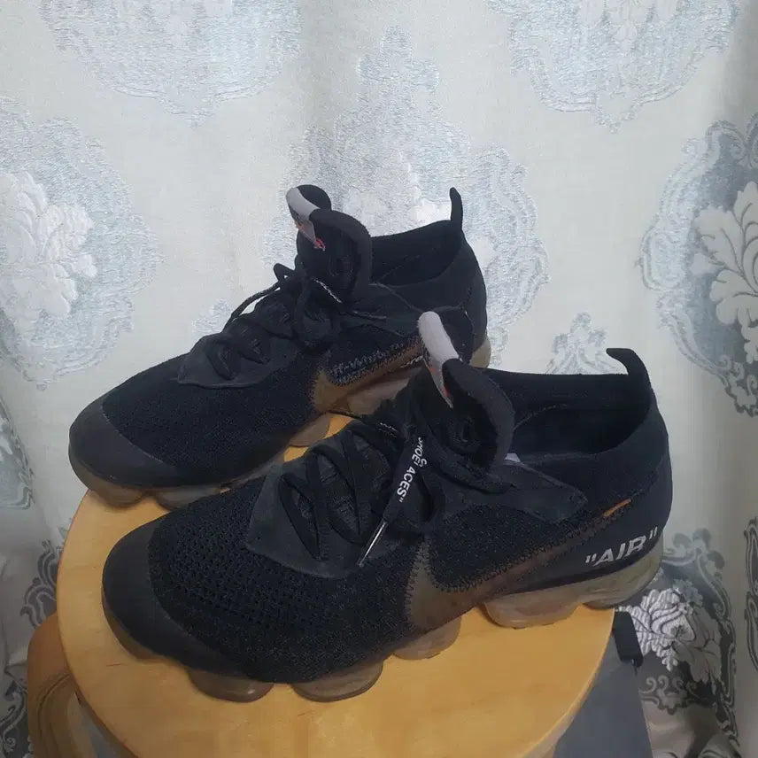 [SOLD OUT] 나이키 에어 오프화이트 X 베이퍼맥스 V2 280