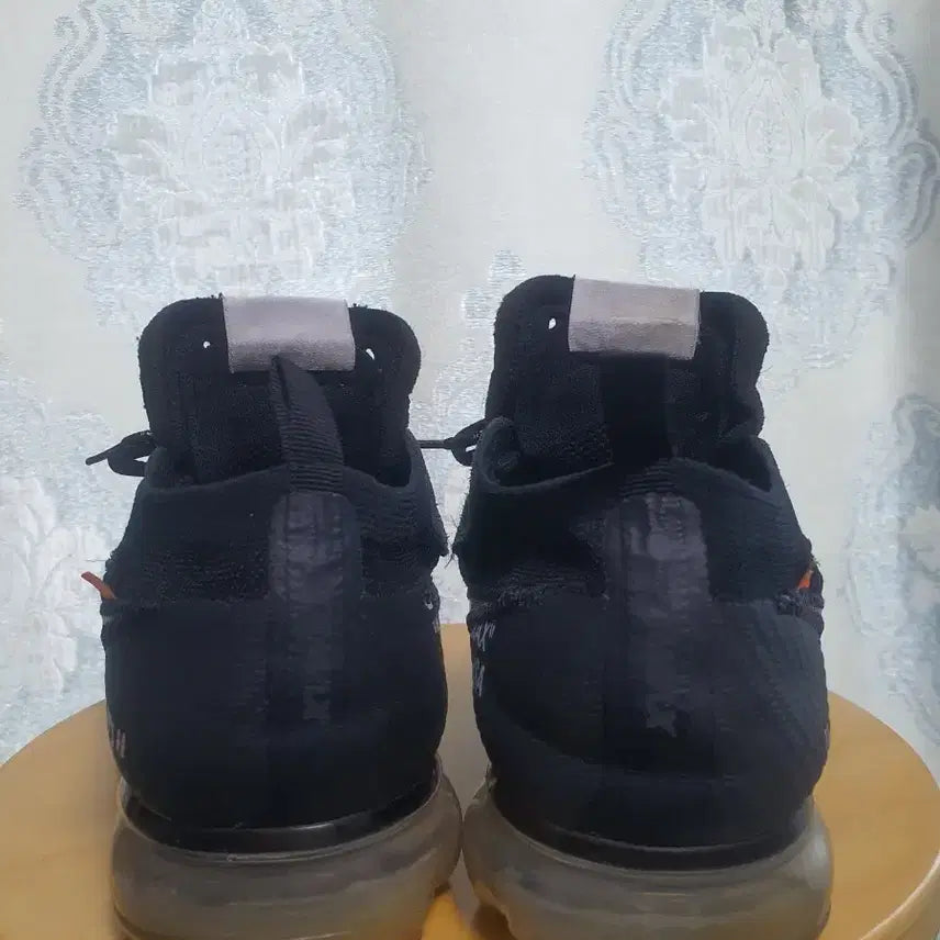[SOLD OUT] 나이키 에어 오프화이트 X 베이퍼맥스 V2 280