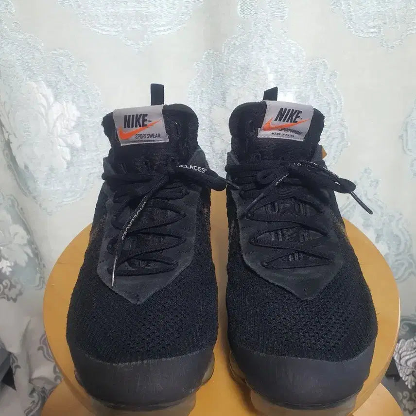 [SOLD OUT] 나이키 에어 오프화이트 X 베이퍼맥스 V2 280