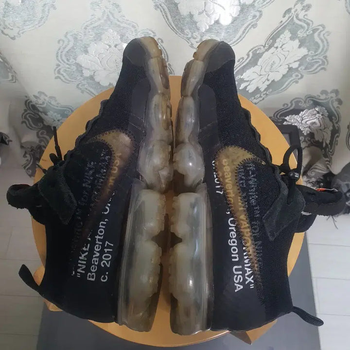 [SOLD OUT] 나이키 에어 오프화이트 X 베이퍼맥스 V2 280