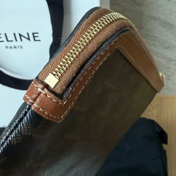 [BUNJANG] Celine Triomphe Clutch Tan / 셀린느 트리옹페 클러치 탄